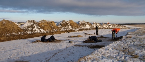 Udgravning i bidende frost.